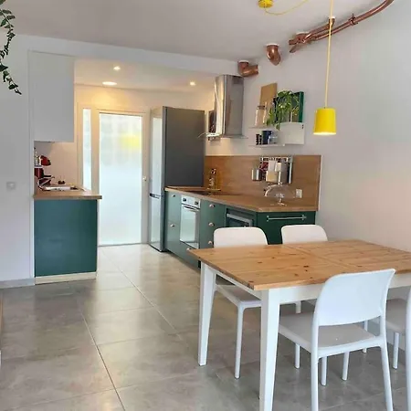 La Casa De Hesperides * 모로델제블